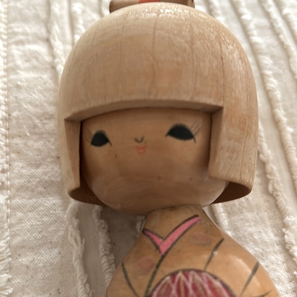 Vintage Hand Wooden Painted Japanese Kokeshi Doll - Picture 8 of 9